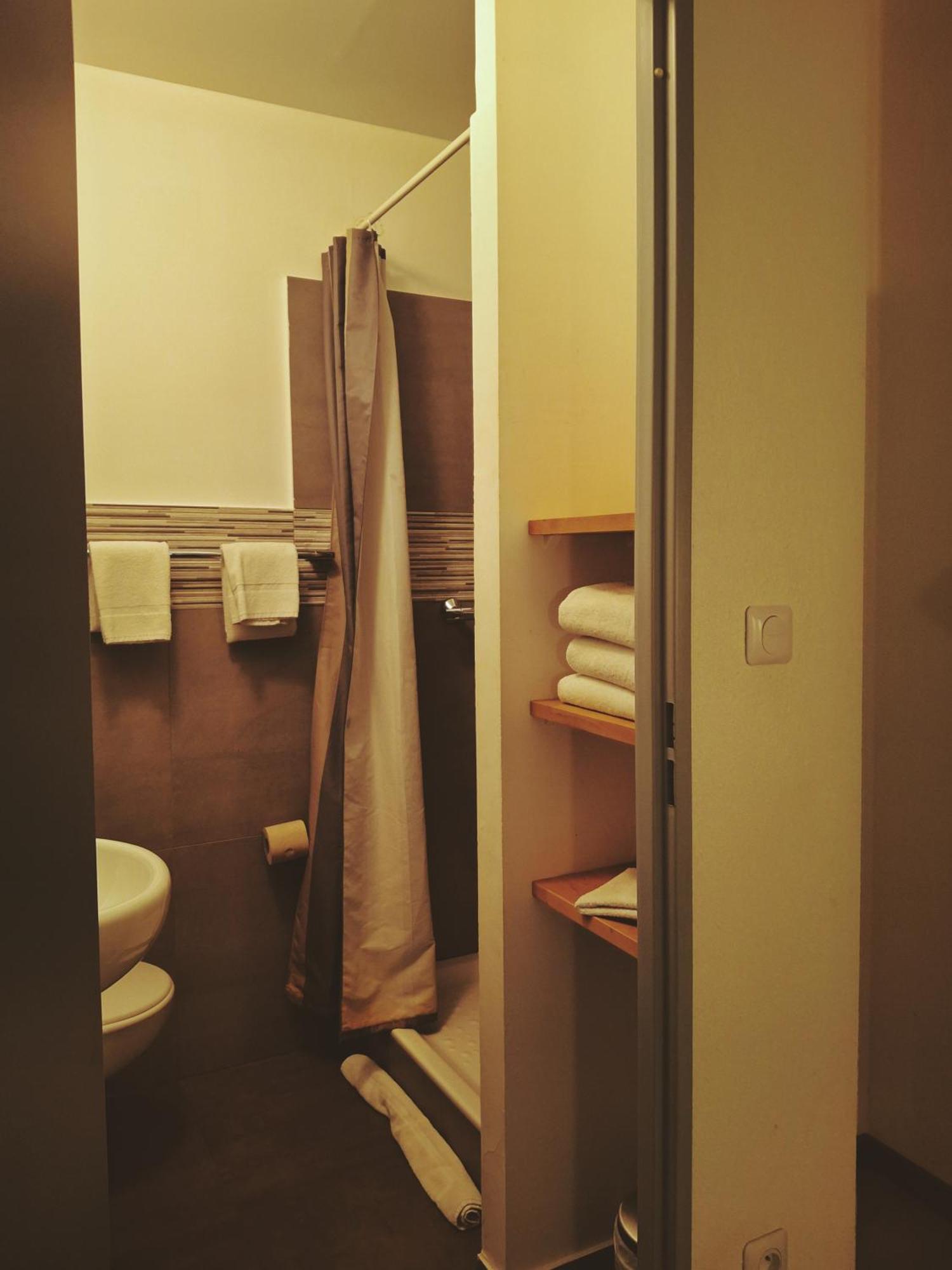 Appart'Hotel Residella House Room & Kitchen Avignon Le Pontet Exterior foto