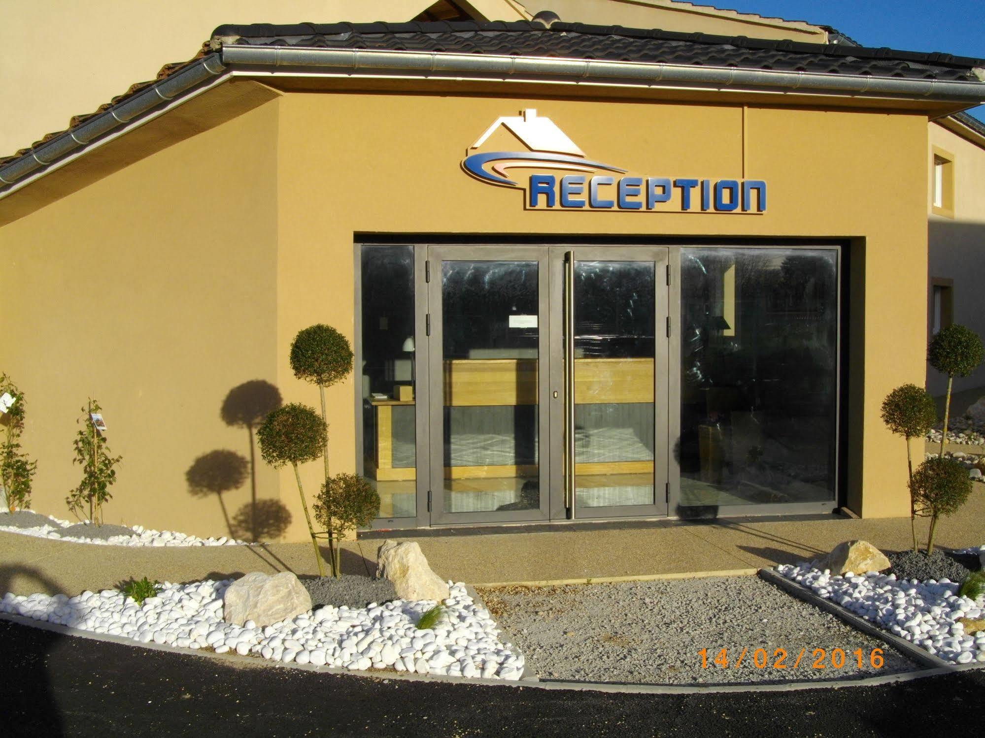 Appart'Hotel Residella House Room & Kitchen Avignon Le Pontet Exterior foto